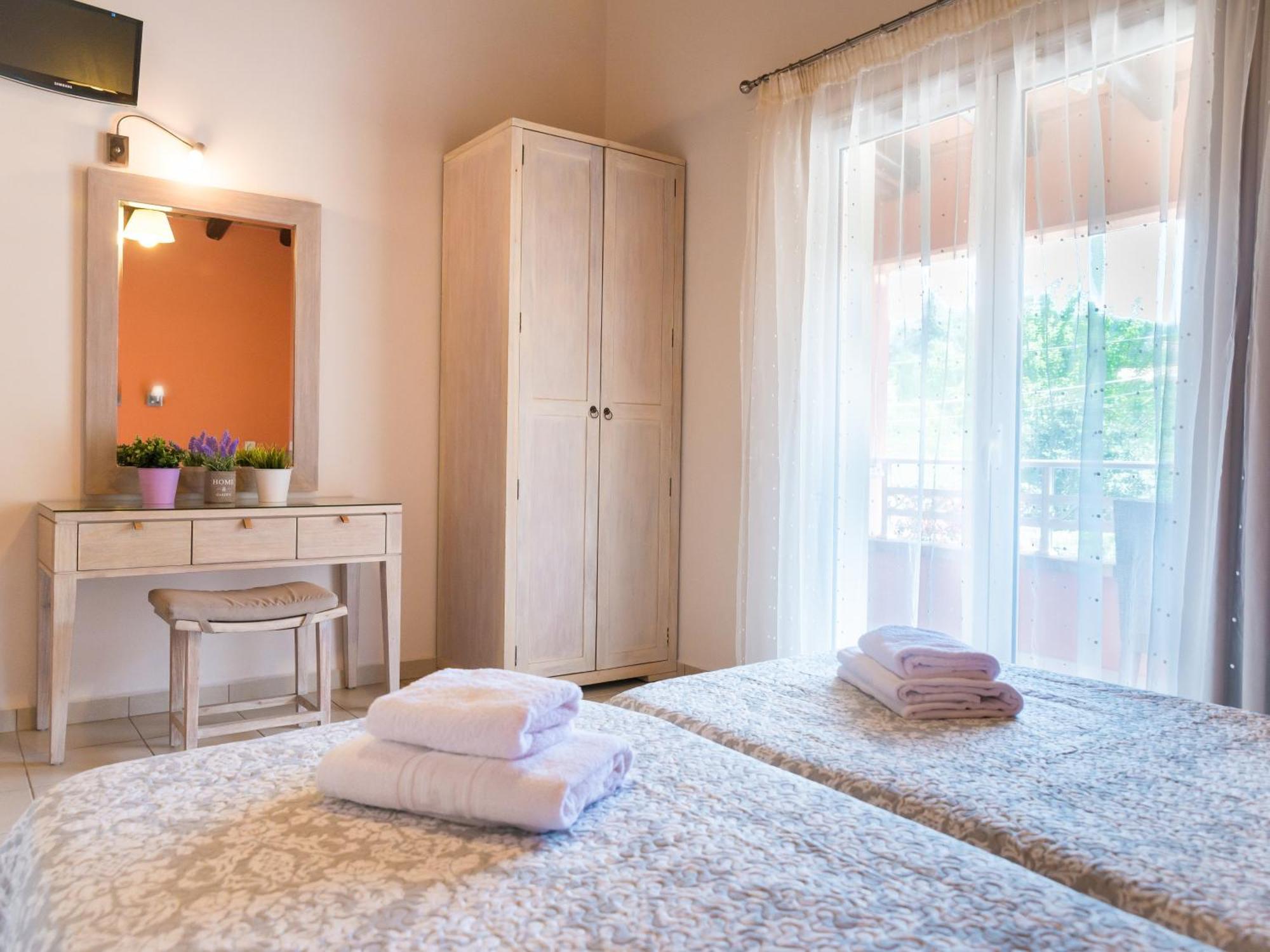 Pyramid City Apartments Agios Spyridon  Bagian luar foto